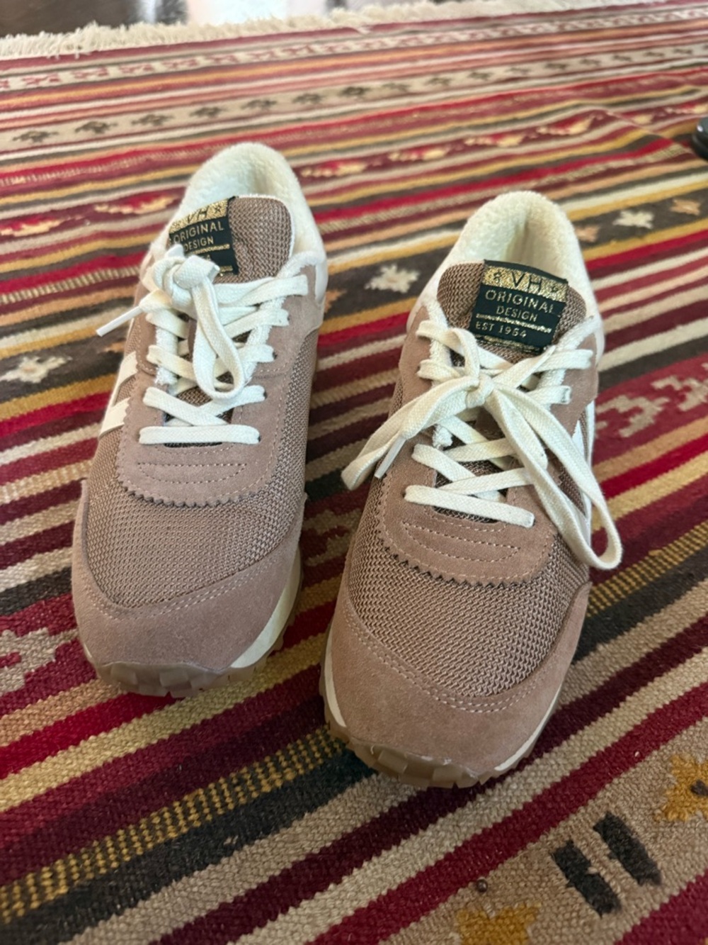 Vintage Havana Cosmic Brown size 9 Athletic Sneakers